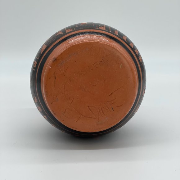 Traditional Navajo Dine Pottery Vase Signed Vincent Hicks Bear Claw - Picture 10 of 11